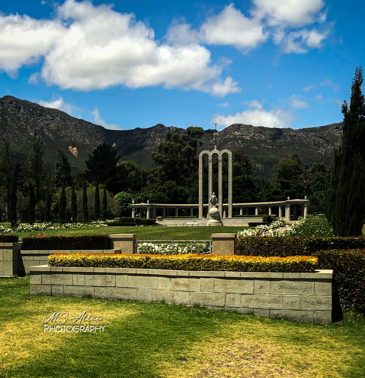 Hugenout monument Franschhoek