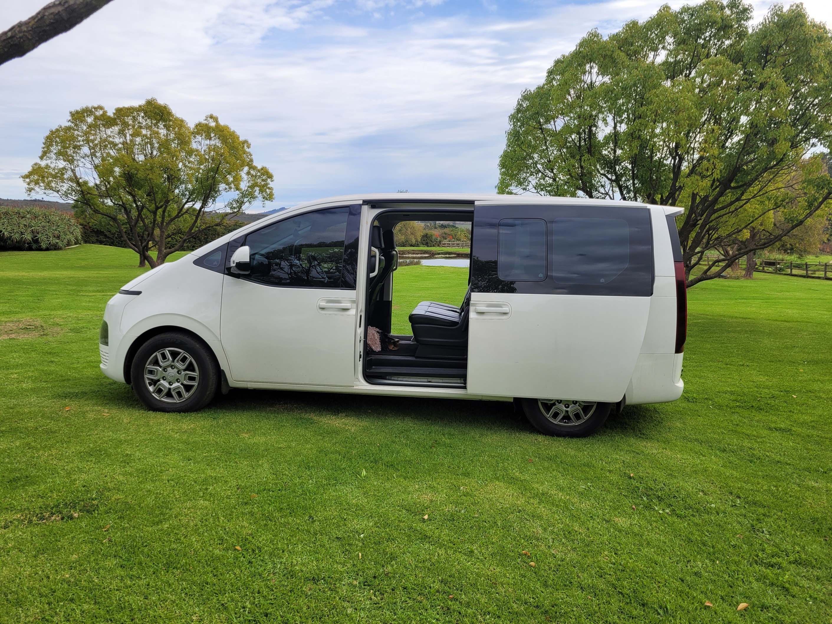 Hyundai Staria